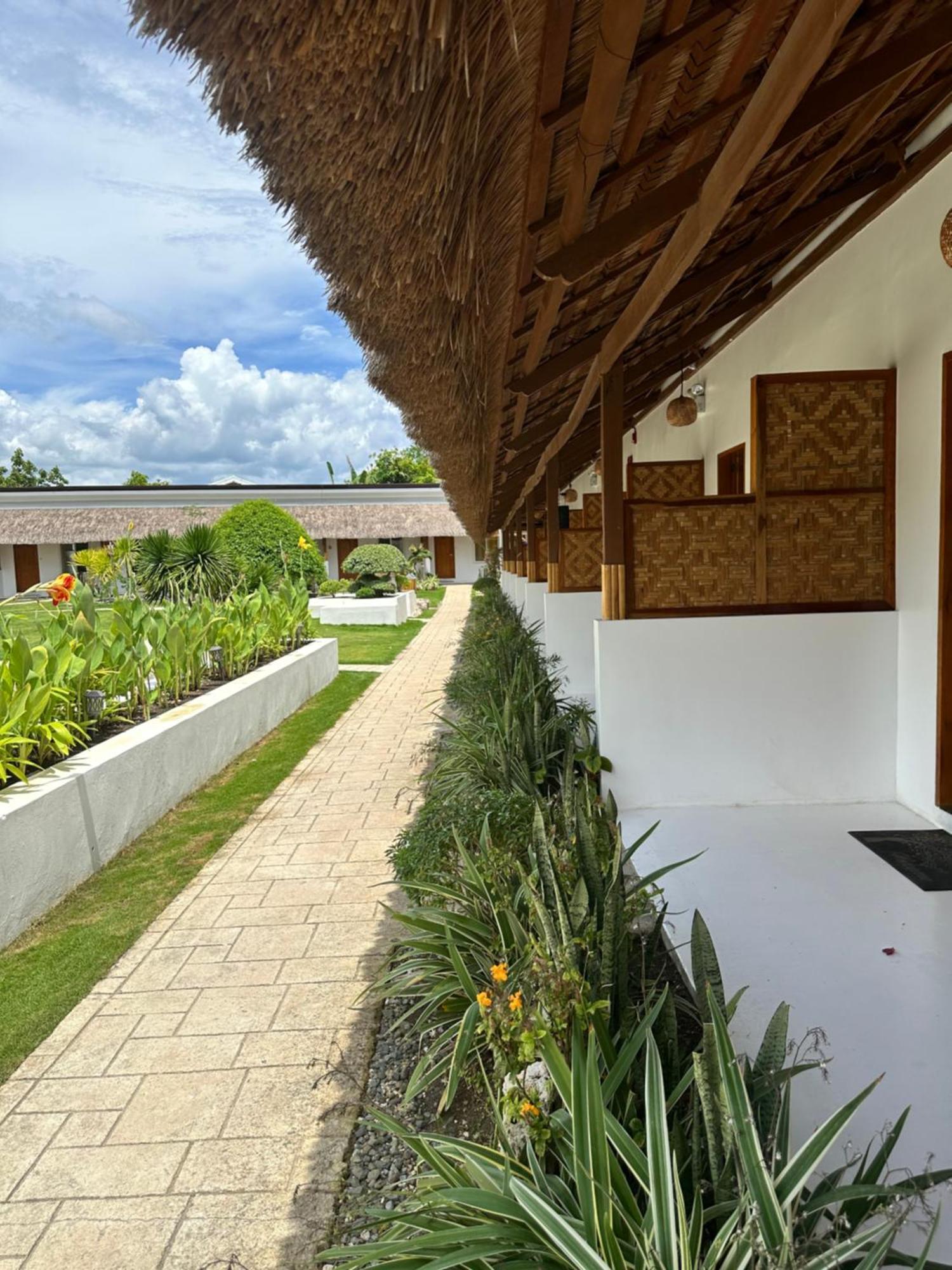 Treeshade Resort & Spa Moalboal Bagian luar foto